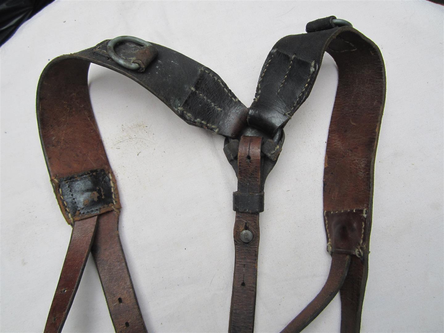 Captain Jacks Militaria - WW2 German 'D' Ring Y Straps